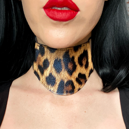 LEOPARD FAUX LEATHER CHOKER